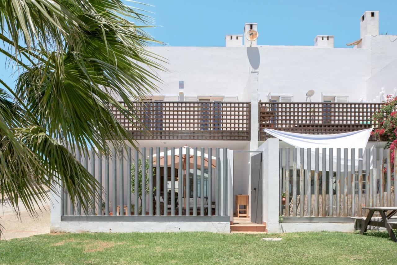 Michalete Fernando - Solo Familias Conil De La Frontera Exterior foto